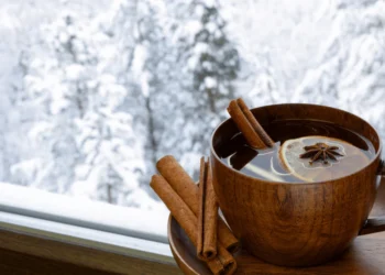 Корисни чаеви за зимско време: Природни сојузници за здравје, топлина и баланс